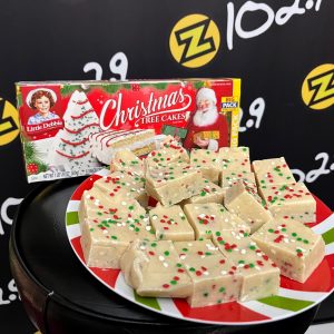 TASTE IT TUESDAY: LITTLE DEBBIE CHRISTMAS TREE CAKES